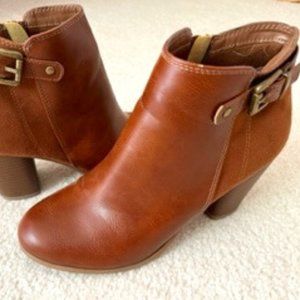 SODA- brown/tan fashion ankle boots   Size 7.5